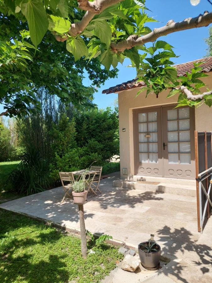 Mas Des Cigognes Bed & Breakfast Le Thor Eksteriør bilde