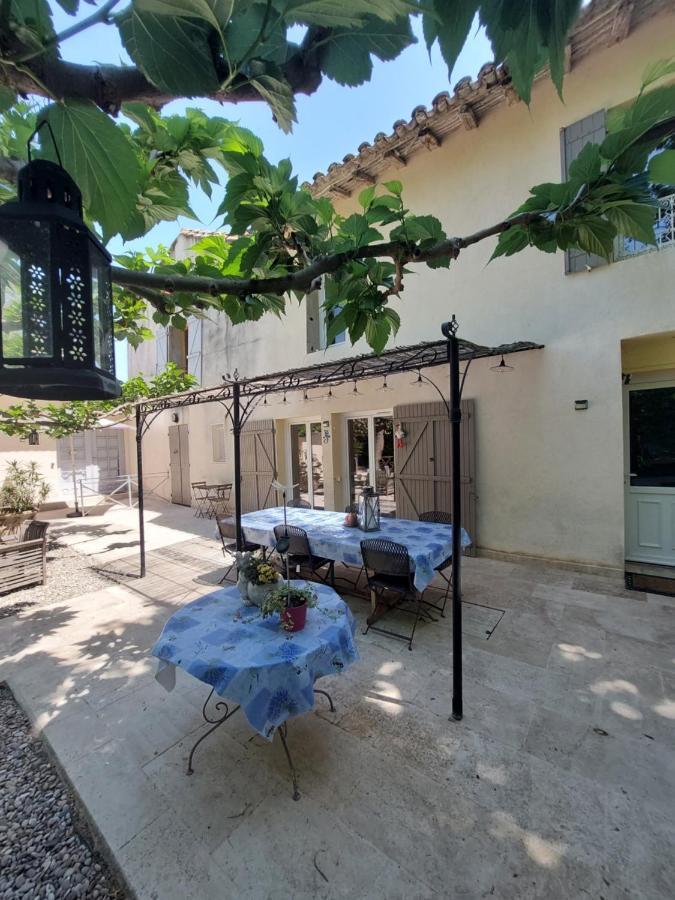 Mas Des Cigognes Bed & Breakfast Le Thor Eksteriør bilde