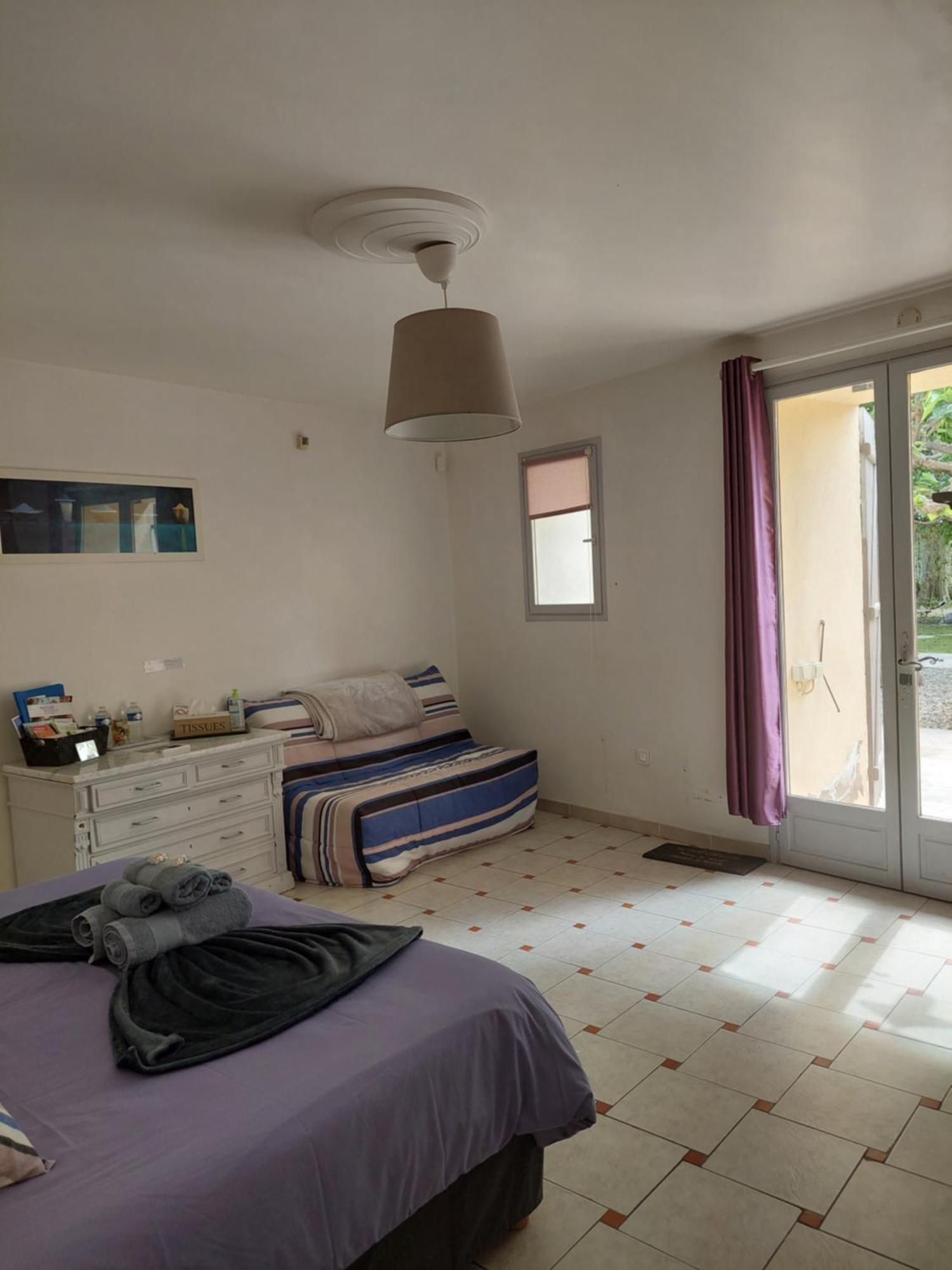 Mas Des Cigognes Bed & Breakfast Le Thor Eksteriør bilde