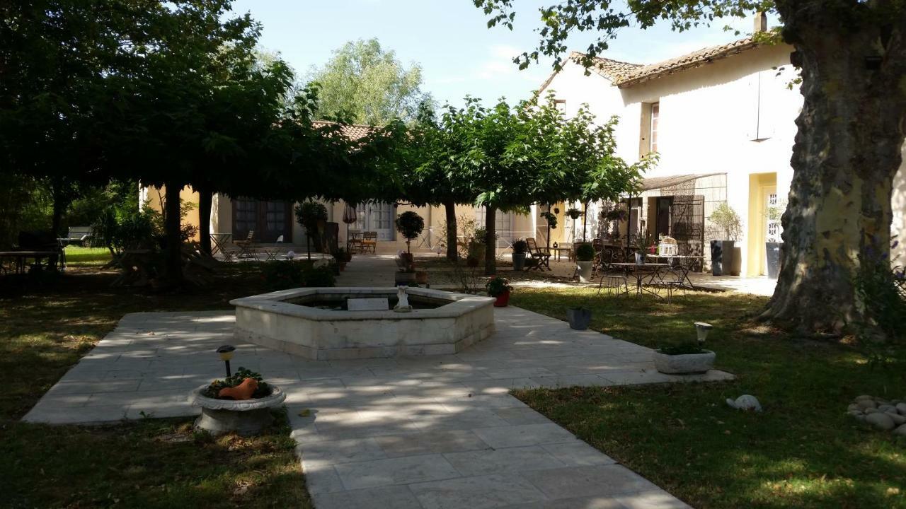 Mas Des Cigognes Bed & Breakfast Le Thor Eksteriør bilde