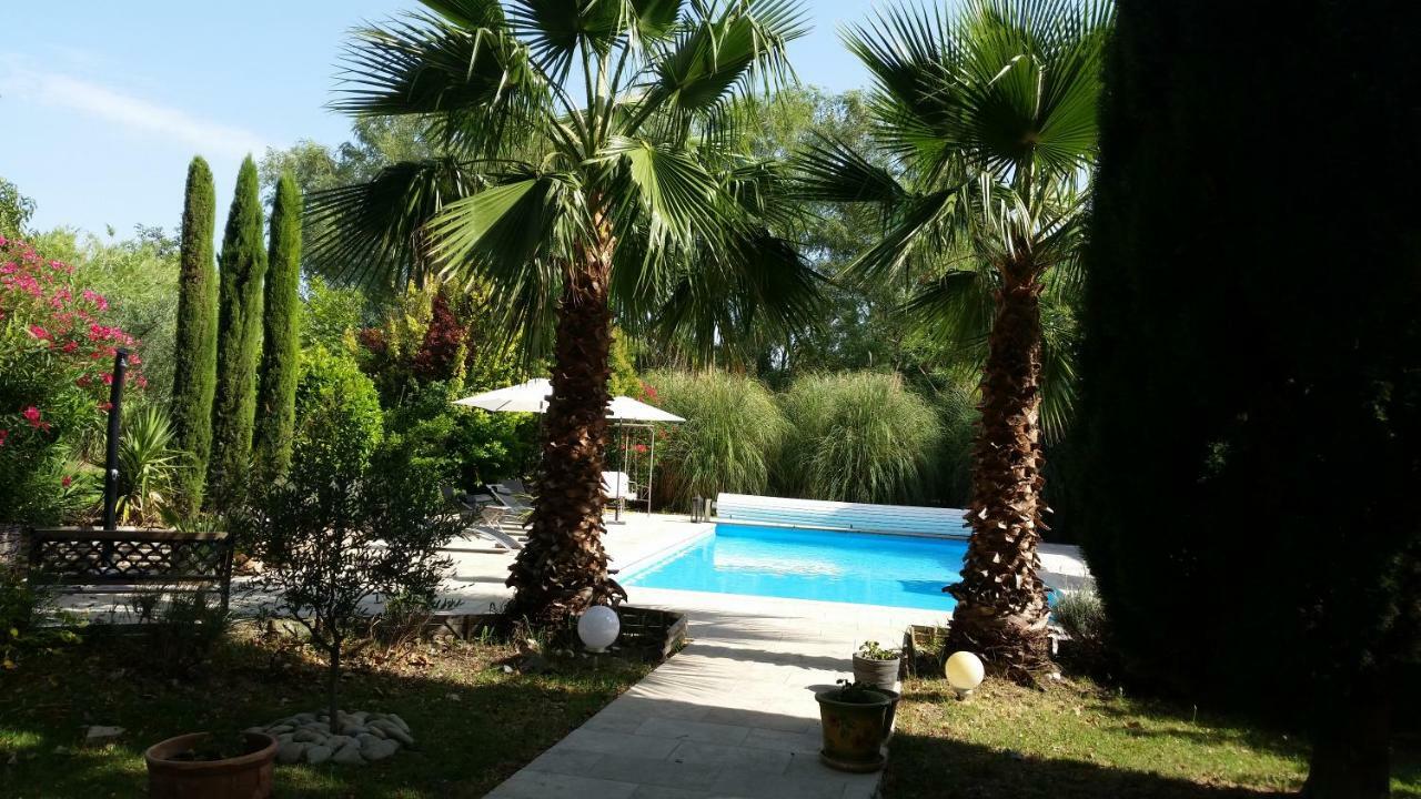 Mas Des Cigognes Bed & Breakfast Le Thor Eksteriør bilde